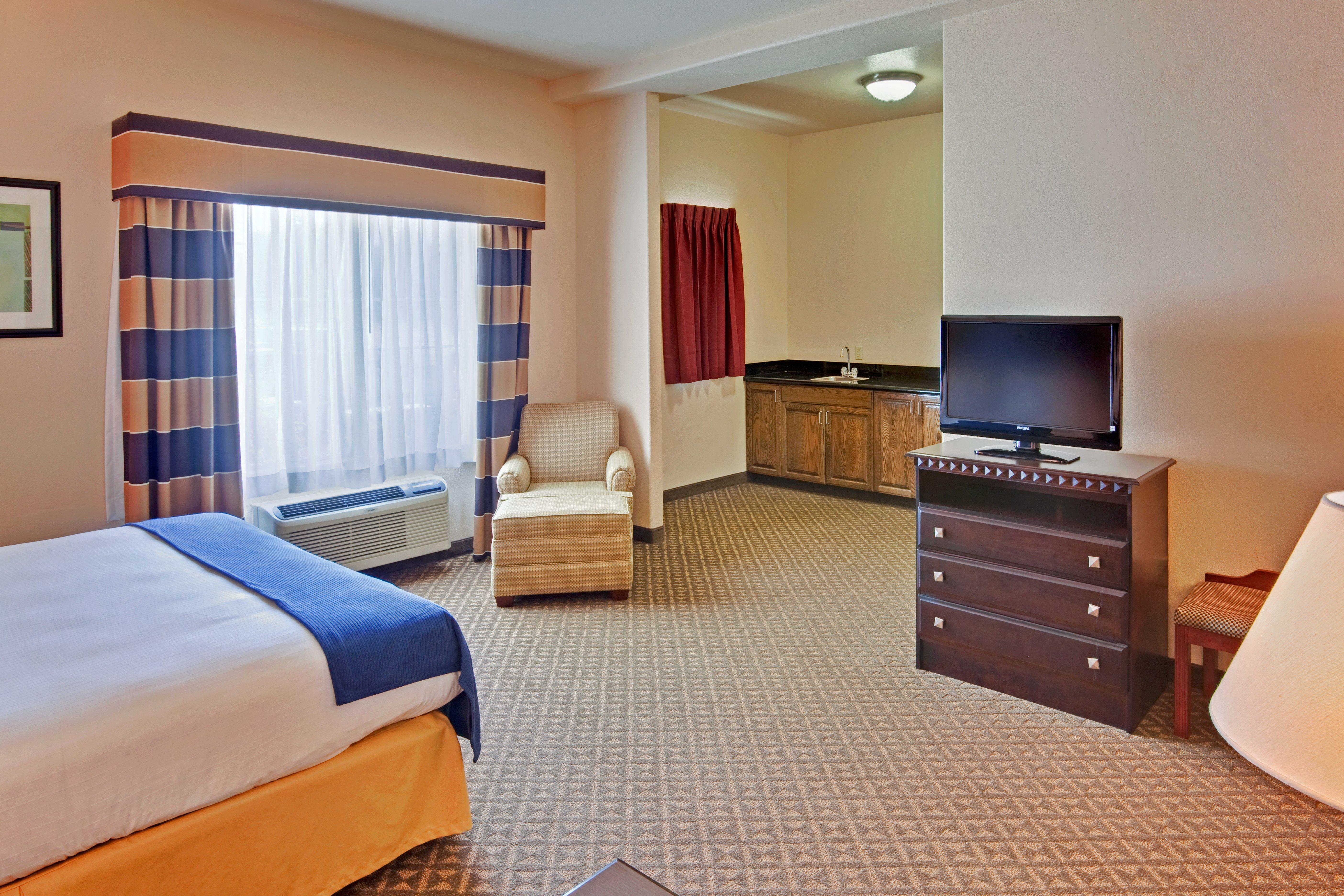 Holiday Inn Express Delano Highway 99, An Ihg Hotel Room photo